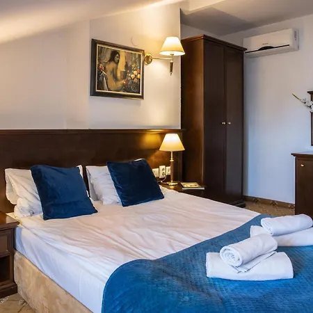 Prudentia Qulturalna לינה וארוחת בוקר 3*